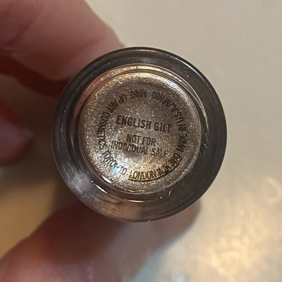 MAC pigment English Gilt - Picture 2 of 2
